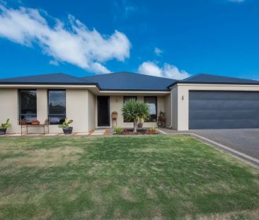 Welcome to 7 Mandalay Loop, Wandina - Beautiful home located in the... - Photo 1