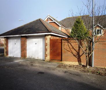 2 bedroom terraced house to rent - Photo 2
