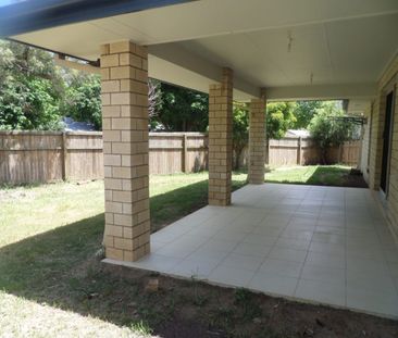 Your perfect family home awaits - Photo 6