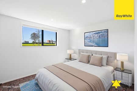 Spacious One-Bedroom with Courtyard & Storage - Photo 4