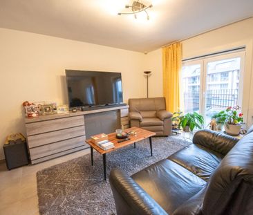 Instapklaar lichtrijk appartement met 2 slaapkamer, garagebox en zé... - Photo 1