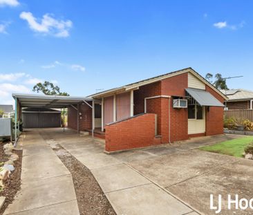 Family Home - Photo 4