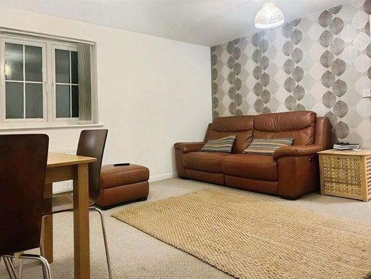 2 bedroom coach house to rent - Photo 1