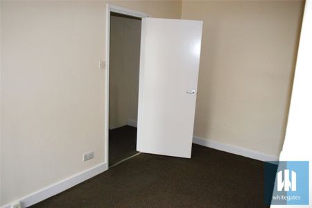 New Hey Road, Oakes, Huddersfield, HD3 - Photo 2