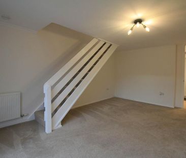 2 bedroom end of terrace house to rent - Photo 3