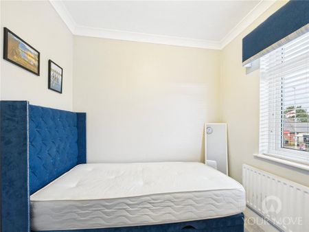 3 bedroom semi-detached house to rent - Photo 4