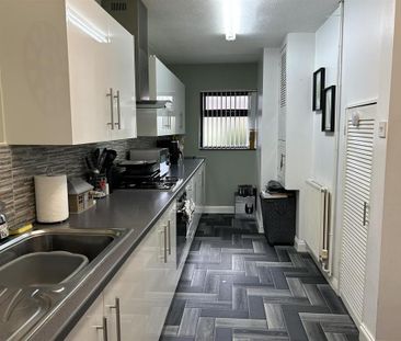 3 bedroom terraced house to rent - Photo 4