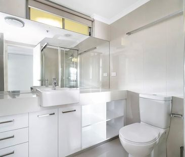 FURNISHED STUDIO IN THE HEART OF THE CITY - Photo 3