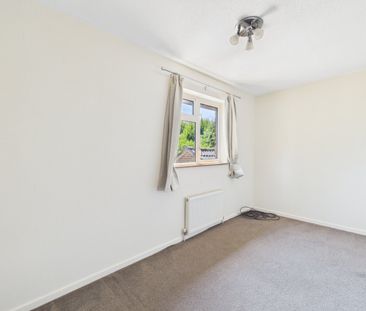 4 bedroom House in Easby Way, Reading - Photo 3