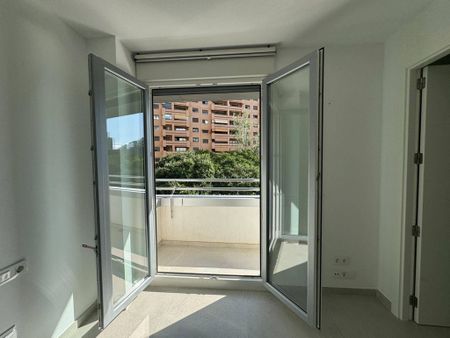 3 room luxury Apartment for rent in Valencia, Spain - Photo 4
