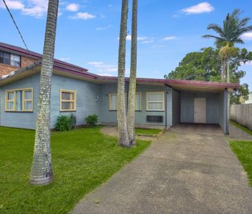 MODEST COTTAGE ON LARGE FLAT BLOCK - Photo 6