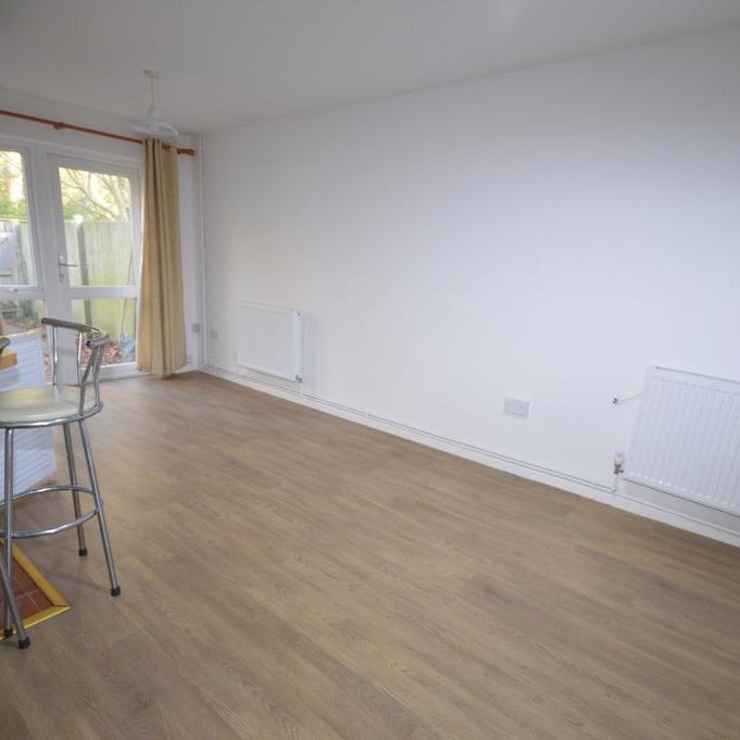 2 bedroom end of terrace house to rent - Photo 1