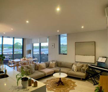 Sun-Filled North-East Apartment with Wraparound Balcony & Resort Am... - Photo 1