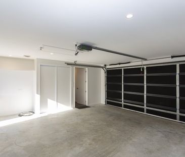 Ravenswood – Spacious Family Home! - Photo 3