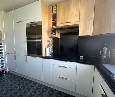 Location Appartement 4 pièces 86m² - Photo 4