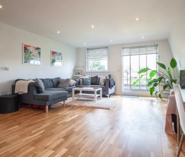 3 Bedroom Flat - Photo 1