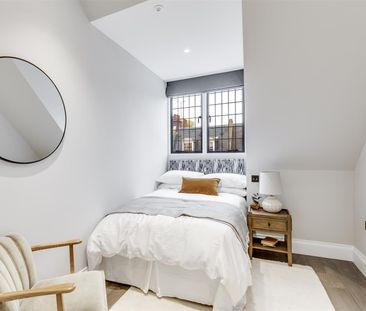 St. Johns Wood High Street, London - Photo 6