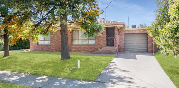 1/12 Retreat Road, Flora Hill - Photo 2