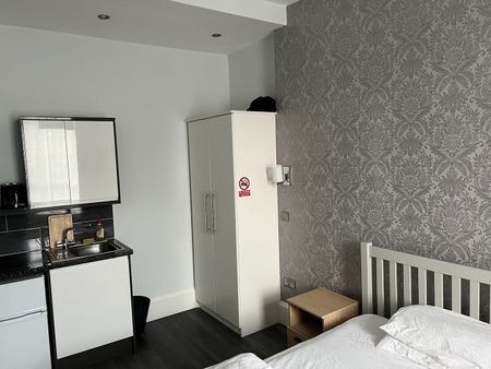 Studio Flat, East Preston Street, EH8 - Photo 2