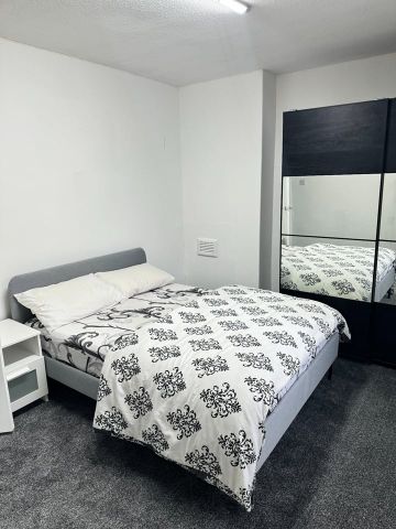 2 Bed Terraced House, Manton Crescent, NG9 - Photo 2