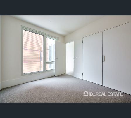 37 Watermark Close, Port Melbourne, Vic 3207 - Photo 1