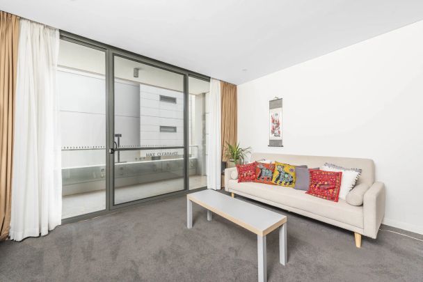 Fully Furnished 1 Bedroom Apartment - Photo 1