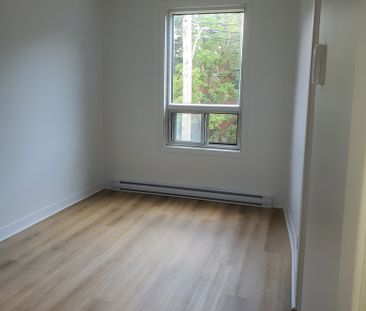 Logement Rénové 3 1/2 - Personne Seule - Photo 1