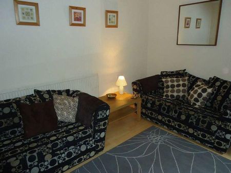 4 bedroom terraced house to rent - Photo 2