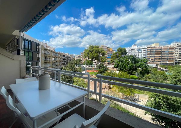 Zona Tenis, apto amueblado con terraza, 4 dormitorios, 3 baños, ascensor, parking. Palma.