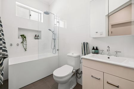 31 Stewart Street, North Bondi NSW 2026 - House For Rent | Domain - Photo 5