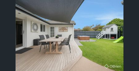 Modern Family Living in the Heart of Chelsea - Photo 3