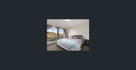 IMMACULATE FOUR BEDROOM HOME!!! - Photo 3