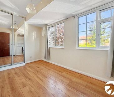 4 bedroom detached house to rent - Photo 3