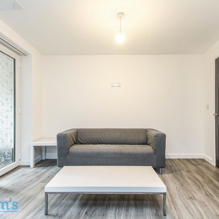 2 bed Apartment for Rent - Photo 1