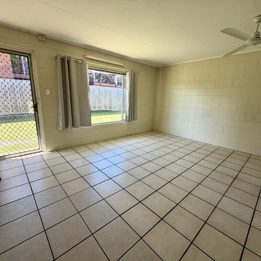 Convenient Duplex + Office - Photo 1