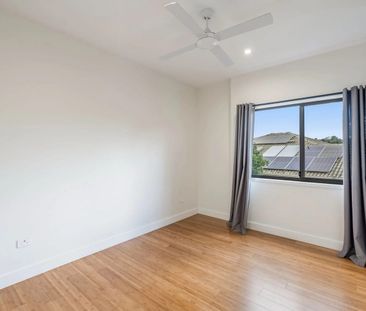 Spacious 3-Bedroom Home in Banora Point – Water Included! - Photo 1