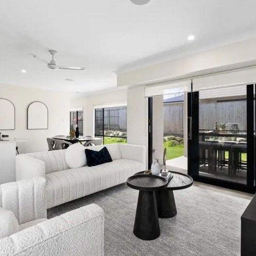 MODERN BETHANIA LIVING - Photo 1