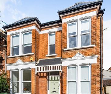 Semi detached house to rent - Photo 4