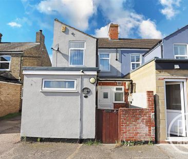 3 bedroom end of terrace house to rent - Photo 4