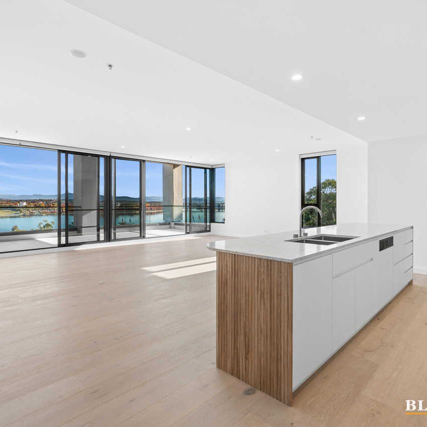 Luxury Lakefront Penthouse with Six-Car Garage - Photo 1