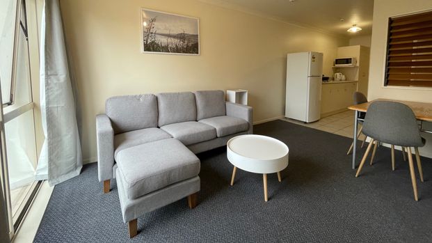 Fully furnished apartment in the CBD - Photo 1