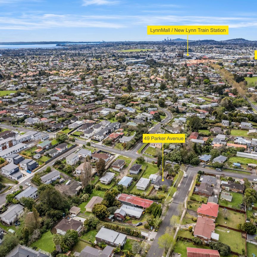 Stylish Family Home in Sought-After New Lynn - Photo 1