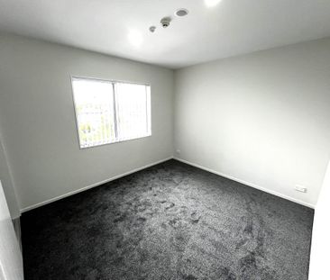 RARE MODERN PENTHOUSE - SPACIOUS & CENTRAL - Photo 5