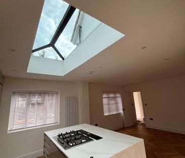 4 bedroom end of terrace house to rent - Photo 4