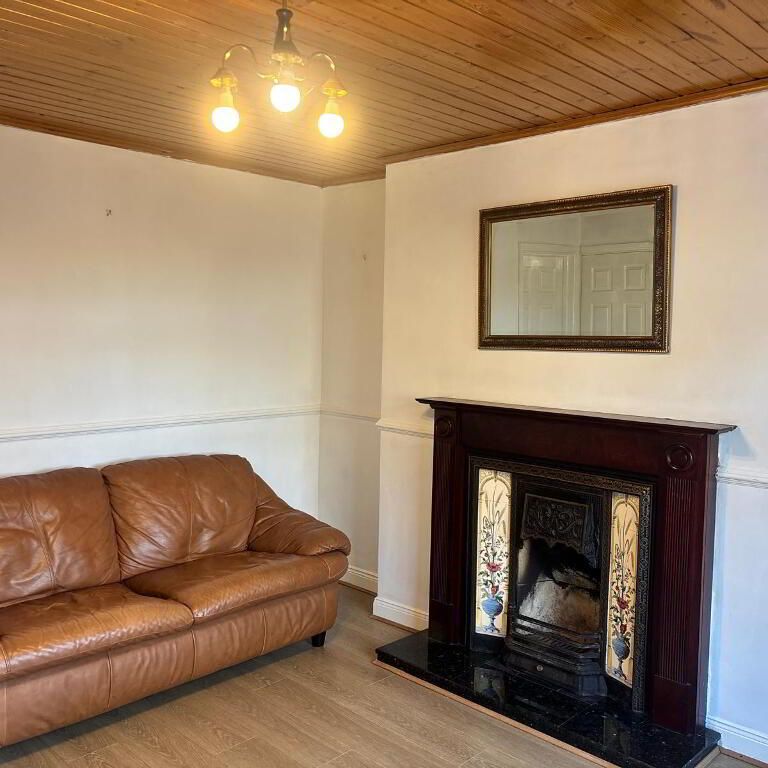 40 Scrabo Road, Newtownards, BT23 4NR - Photo 1