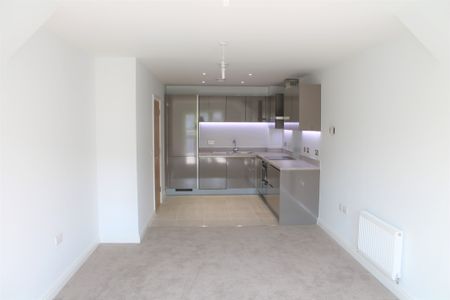 1-Bedroom Apartment To Rent – Bushey- WD23 - Photo 2