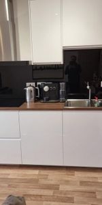 1 bedroom in a flat share to rent - Photo 4