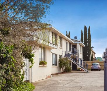 Sylish, Spacious and Perfectly Positioned - Photo 4