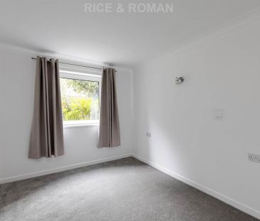 1 bedroom retirement property to rent - Photo 5