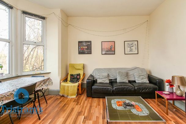 5 bed Flat for Rent - Photo 1